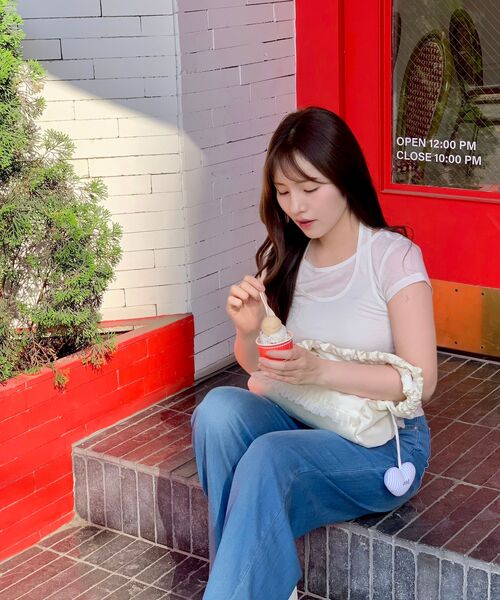 MUSINSA STANDARD WOMAN（ムシンサスタンダードウーマン）の「ウィメンズウールテンセルホルターレイヤードTシャツ[アイボリー]（Tシャツ/カットソー・レディース・その他・SMALL/MEDIUM/LARGE/X-SMALL）」の21枚目の写真