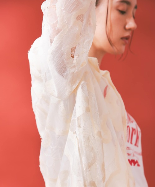 URBAN RESEARCH（アーバンリサーチ）の「ESTHE　OVERSIZED SHEER LACE SHIRTS（シャツ/ブラウス・レディース・オフホワイト/ブラウン・SMALL）」の8枚目の写真