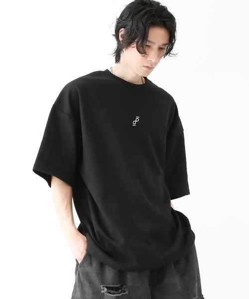minsobi(ミンソビ)の「PUBLIC PLACE ロゴ パネル切替 ビッグシルエット半袖Tシャツ ユニセックス(Tシャツ/カットソー・メンズ・ブラック・FREE)」の2枚目の写真