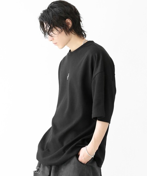 minsobi(ミンソビ)の「PUBLIC PLACE ロゴ パネル切替 ビッグシルエット半袖Tシャツ ユニセックス(Tシャツ/カットソー・メンズ・ブラック・FREE)」の3枚目の写真