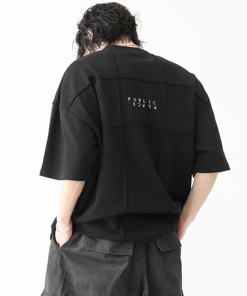 minsobi(ミンソビ)の「PUBLIC PLACE ロゴ パネル切替 ビッグシルエット半袖Tシャツ ユニセックス(Tシャツ/カットソー・メンズ・ブラック・FREE)」の4枚目の写真