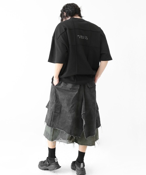 minsobi(ミンソビ)の「PUBLIC PLACE ロゴ パネル切替 ビッグシルエット半袖Tシャツ ユニセックス(Tシャツ/カットソー・メンズ・ブラック・FREE)」の9枚目の写真