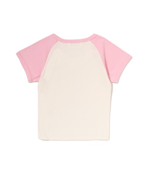 A BATHING APE（アベイシングエイプ）の「COLLEGE RAGLAN CROPPED TEE（Tシャツ/カットソー・レディース・ピンク/ブラック・SMALL/MEDIUM/LARGE）」の4枚目の写真