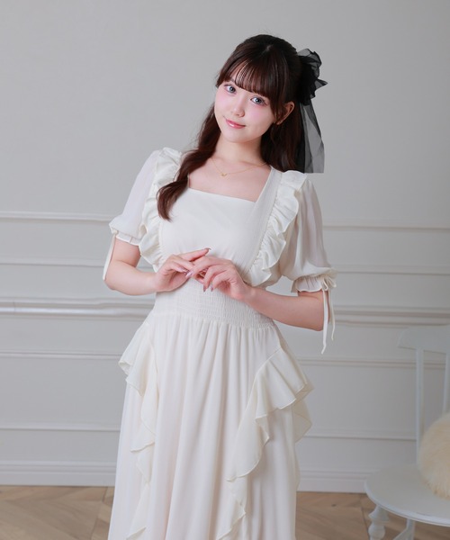 Anely(アネリー)の「Anely スクエアネック ラッフル フリル パフスリーブ ワンピース(ワンピース・レディース・ブルーグレー/アイボリー/ブラック・FREE)」の17枚目の写真