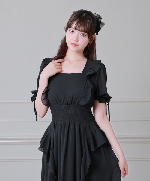 Anely(アネリー)の「Anely スクエアネック ラッフル フリル パフスリーブ ワンピース(ワンピース・レディース・ブルーグレー/アイボリー/ブラック・FREE)」の6枚目の写真