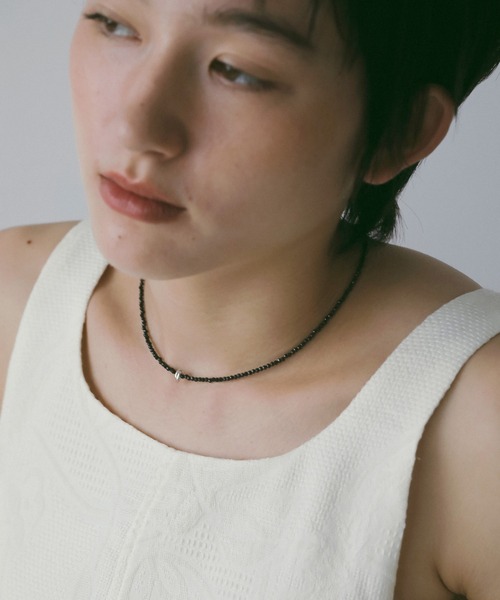 anuke(アンヌーク)の「anuke Color Stone Necklace(ネックレス・レディース・ブラック/オフホワイト・FREE)」の6枚目の写真