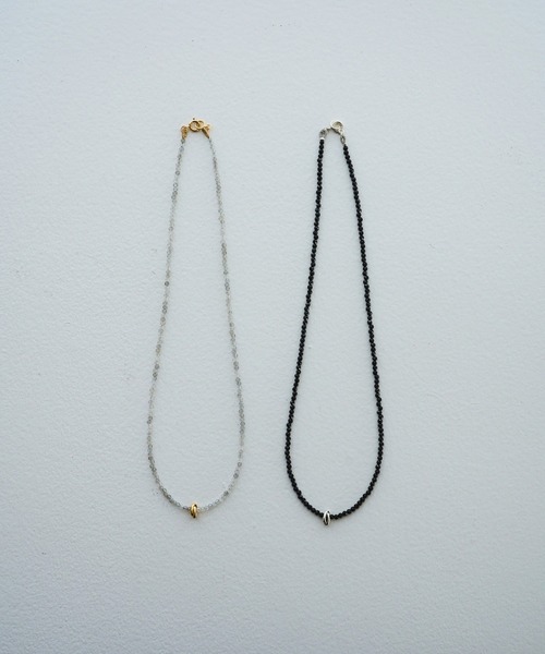 anuke(アンヌーク)の「anuke Color Stone Necklace(ネックレス・レディース・ブラック/オフホワイト・FREE)」の5枚目の写真