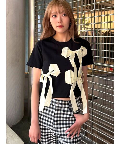 CALNAMUR（カルナムール）の「バイカラー3ＤリボンＴシャツ（Tシャツ/カットソー・レディース・ホワイト/ブラック/ピンク・FREE）」の2枚目の写真