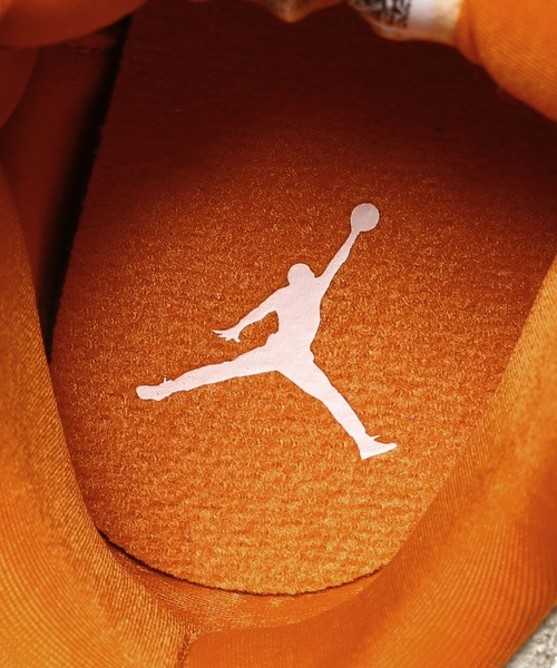 JORDAN BRAND(ジョーダンブランド)の「WMNS AIR JORDAN 3 RETRO T IH7694-200(スニーカー・メンズ・ベージュ・24.5cm/25cm/24cm)」の7枚目の写真