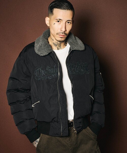 Subciety(サブサエティ)の「Nylon bomber jkt(ミリタリージャケット・メンズ・グレイッシュベージュ/ブラック・SMALL/MEDIUM/LARGE/X-LARGE)」の4枚目の写真