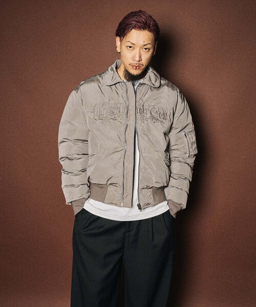 Subciety(サブサエティ)の「Nylon bomber jkt(ミリタリージャケット・メンズ・グレイッシュベージュ/ブラック・SMALL/MEDIUM/LARGE/X-LARGE)」の17枚目の写真