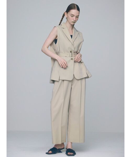 MURUA(ムルーア)の「【セットアップ対応】タックワイドパンツ 夏服(スラックス・レディース・アイボリー/グレー/モカ・1/2)」の11枚目の写真