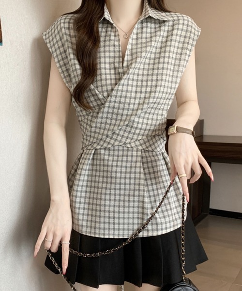 2ly2(トゥーリートゥー)の「チェックブラウス ノースリーブ ラップ風 カシュクール シャツ トップス ゆったり 体型カバー 春夏(シャツ/ブラウス・レディース・ホワイト/ネイビー・FREE)」の4枚目の写真