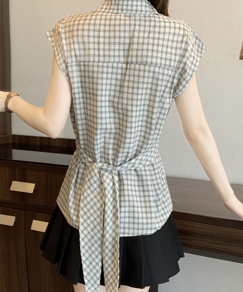 2ly2(トゥーリートゥー)の「チェックブラウス ノースリーブ ラップ風 カシュクール シャツ トップス ゆったり 体型カバー 春夏(シャツ/ブラウス・レディース・ホワイト/ネイビー・FREE)」の9枚目の写真