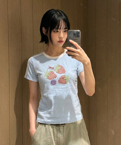 NOTUSUAL(ノットユージュアル)の「チェックストロベリーセミクロップ半袖Tシャツ6色(Tシャツ/カットソー・レディース・ピンク/ネイビー/ブラウン/ホワイト×グリーン/ホワイト×ブラック/スカイブルー・1(S))」の18枚目の写真