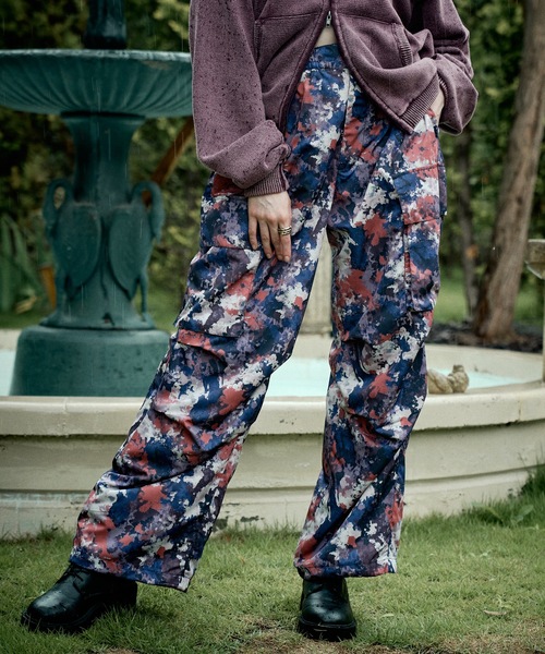 CASPER JOHN(キャスパージョン)の「Splat cargo pants/スプラットカーゴパンツ(カーゴパンツ・メンズ・ブルー/レッド・MEDIUM/LARGE/SMALL/X-SMALL)」の4枚目の写真