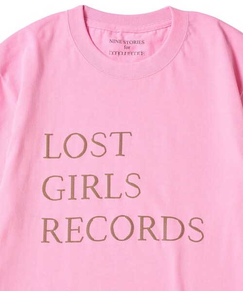 bonjour records（ボンジュールレコーズ）の「LOST GIRLS BOOKS/ロストガールズブックス for bonjour records BIG LOGO T-Shirt（Tシャツ/カットソー・レディース・ピンク/ホワイト・FREE）」の8枚目の写真