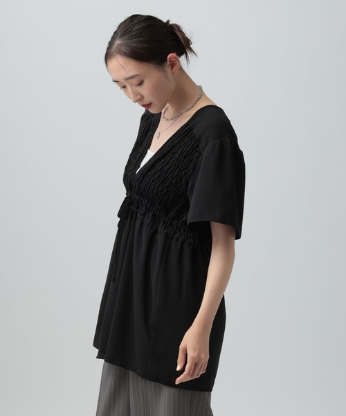 LEPSIM(レプシィム)の「シャーリングピコブラウスチュニック 1043527(シャツ/ブラウス・レディース・ブラウン/ブラック/オフホワイト・FREE)」の11枚目の写真