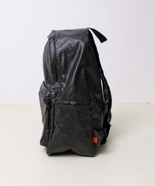 UNIVERSAL OVERALL(ユニバーサルオーバーオール)の「【UNIVERSAL OVERALL】Surplus ANYTIME daily rucksack(バックパック/リュック・メンズ・チャコールグレー/ダークカーキ・FREE)」の5枚目の写真