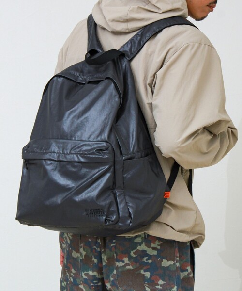 UNIVERSAL OVERALL(ユニバーサルオーバーオール)の「【UNIVERSAL OVERALL】Surplus ANYTIME daily rucksack(バックパック/リュック・メンズ・チャコールグレー/ダークカーキ・FREE)」の13枚目の写真