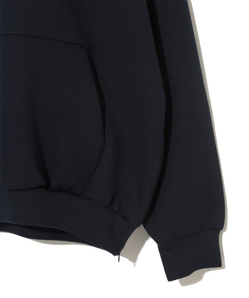 MODE COMMUTER（モードコミューター）の「[MC by FUMITO GANRYU COLLECTION] 2WAY HOODIE（パーカー・メンズ・ブラック/ネイビー・LARGE/SMALL/MEDIUM）」の4枚目の写真