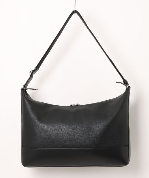 MICHAEL KORS(マイケルコース)の「COOPER ソフト クレッセント クロスボディバッグ ラージ(ショルダーバッグ・メンズ・ブラック・FREE)」の2枚目の写真