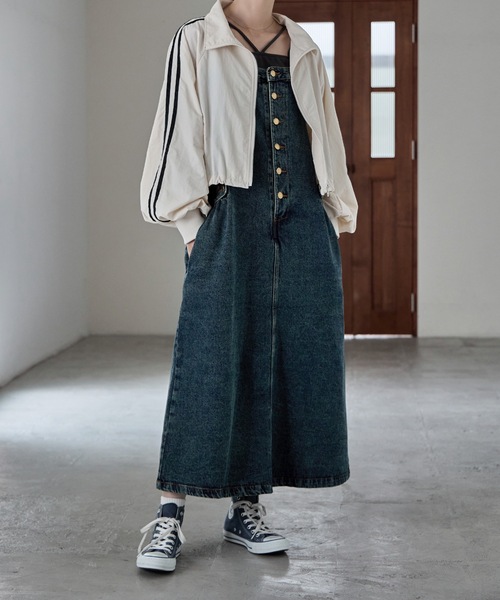 aity(アイティ)の「配色ショルダーデニムサロペットスカート(ジャンパースカート・レディース・ネイビー/ブルー系1・M/L/LL/3L/4L)」の1枚目の写真