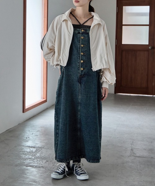 aity(アイティ)の「配色ショルダーデニムサロペットスカート(ジャンパースカート・レディース・ネイビー/ブルー系1・M/L/LL/3L/4L)」の3枚目の写真