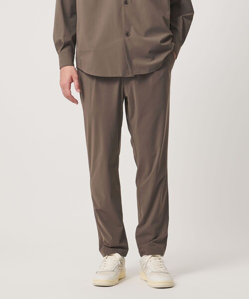 UNITED ARROWS(ユナイテッドアローズ)の「ナイロン/ポリウレタン エコニール 1プリーツ ハーフギャザー イージーパンツ タテヨコストレッチ(その他パンツ・メンズ・ブラック/モカ・M/XL/S/L)」の2枚目の写真