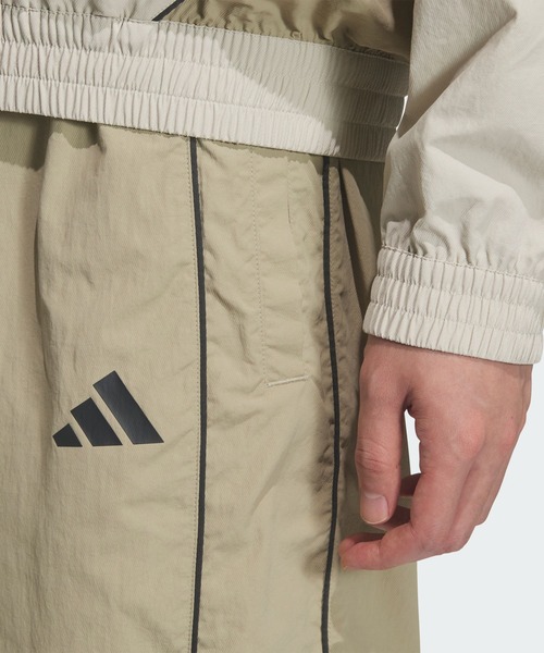 adidas(アディダス)の「ブランドラブ ルーズフィット ライトウーブン フルレングス エラスティックカフ パンツ / アディダス adidas(スウェットパンツ・メンズ・ベージュ系その他・3XL/XX-LARGE/X-LARGE/SMALL/MEDIUM/LARGE/X-SMALL)」の5枚目の写真
