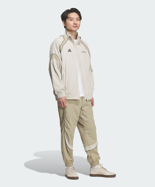 adidas(アディダス)の「ブランドラブ ルーズフィット ライトウーブン フルレングス エラスティックカフ パンツ / アディダス adidas(スウェットパンツ・メンズ・ベージュ系その他・3XL/XX-LARGE/X-LARGE/SMALL/MEDIUM/LARGE/X-SMALL)」の3枚目の写真