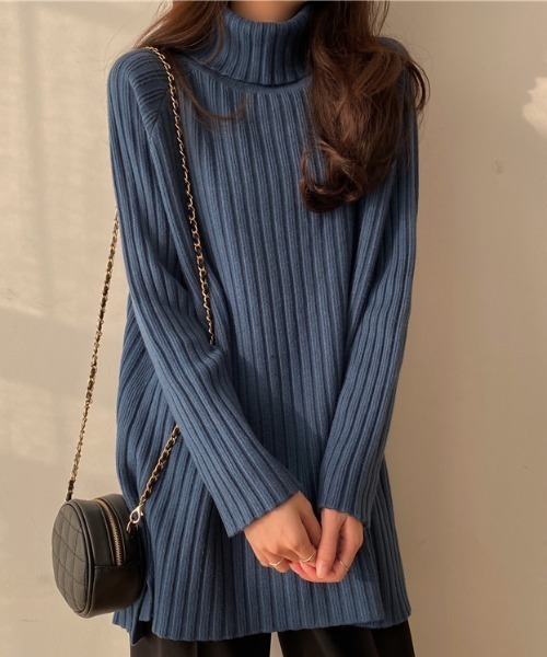 AMAJI(アマジ)の「タートルネック ルーズ ロングニットトップス(ニット/セーター・レディース・ブルー/ネイビー/オレンジ/ホワイト/グレー/ブラック/ブラウン/ベージュ/レッド/ワインレッド・FREE)」の6枚目の写真