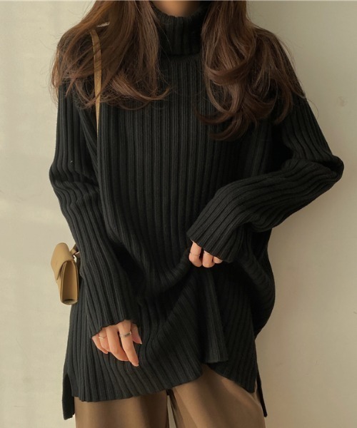 AMAJI(アマジ)の「タートルネック ルーズ ロングニットトップス(ニット/セーター・レディース・ブルー/ネイビー/オレンジ/ホワイト/グレー/ブラック/ブラウン/ベージュ/レッド/ワインレッド・FREE)」の12枚目の写真