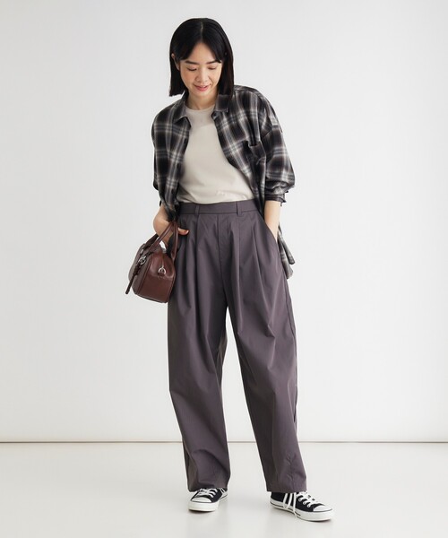 HONEYSUCKLE ROSE(ハニーサックルローズ)の「タックボリュームパンツ(その他パンツ・レディース・ライトグレー/ブラック/グレー・04/05)」の5枚目の写真