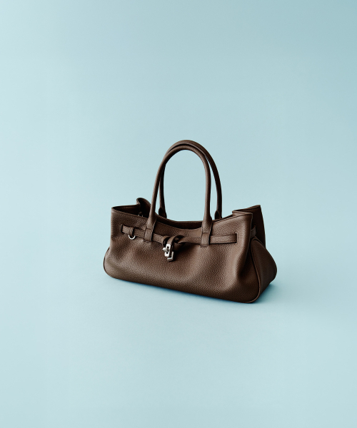 SIYAZU（シヤジュ）の「SIAC3142 Velu Bag_Brown（トートバッグ・レディース・ブラウン・ONE）」の4枚目の写真