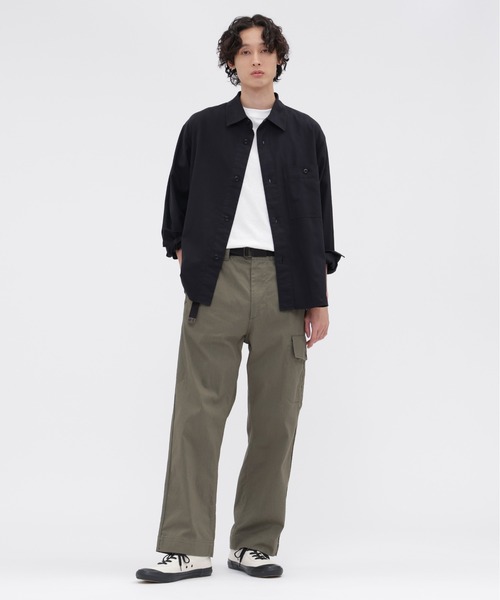 MHL.(エムエイチエル)の「UTILITY COTTON NYLON TWILL(その他パンツ・メンズ・カーキ/グレー・LARGE/MEDIUM/SMALL)」の2枚目の写真