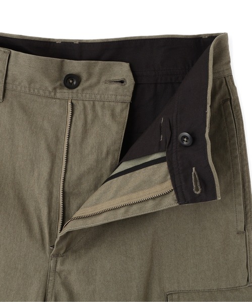 MHL.(エムエイチエル)の「UTILITY COTTON NYLON TWILL(その他パンツ・メンズ・カーキ/グレー・LARGE/MEDIUM/SMALL)」の10枚目の写真