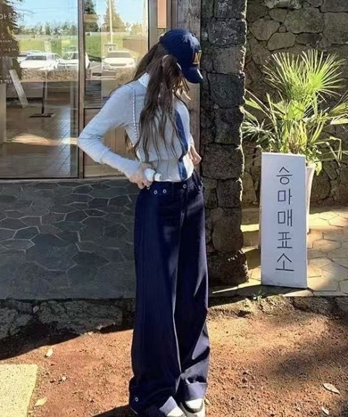 AVYL(アヴィル)の「ドット襟×デニムドッキング Vネックニットカーディガン(ニット/セーター・レディース・レッド/グレー・M)」の13枚目の写真