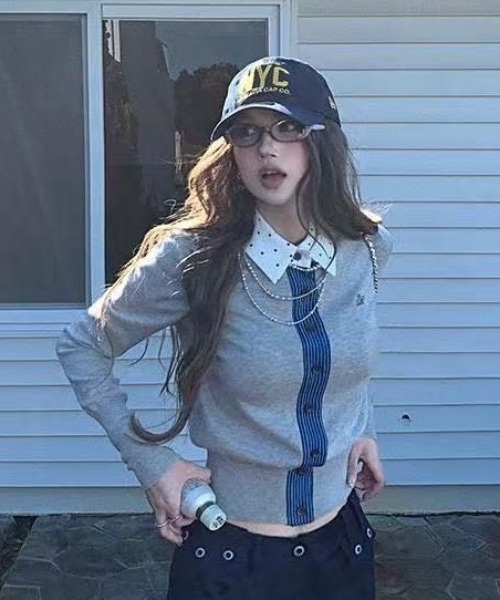 AVYL(アヴィル)の「ドット襟×デニムドッキング Vネックニットカーディガン(ニット/セーター・レディース・レッド/グレー・M)」の11枚目の写真