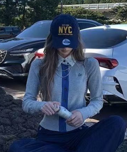 AVYL(アヴィル)の「ドット襟×デニムドッキング Vネックニットカーディガン(ニット/セーター・レディース・レッド/グレー・M)」の15枚目の写真