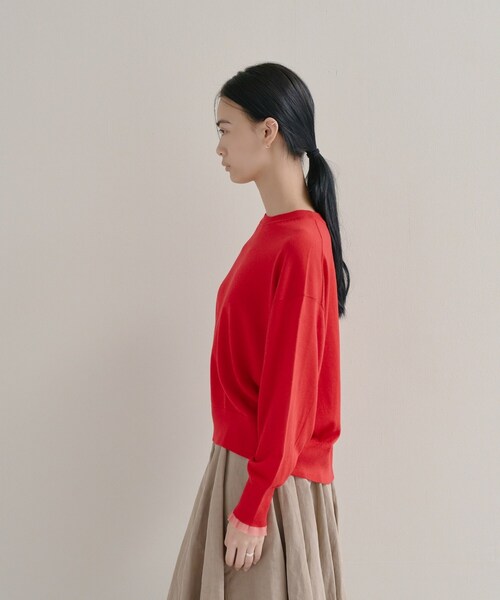 cloenc（クロエンス）の「【WEB限定カラーあり】Relaxy Rich シルクカシミヤ混 クルーニット（ニット/セーター・レディース・ピンク/サックスブルー/ブラウン系8/ライトグレー系8/オリーブ/ワインレッド/ライトイエロー系/ベージュ系その他7/ネイビー・02）」の13枚目の写真