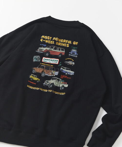 FREAK'S STORE(フリークスストア)の「ランクル ワッペンデザイン クルーネックスウェット/ランドクルーザー(スウェット・メンズ・ワインレッド/グリーン/ブラック/ライトグレー・LARGE/MEDIUM)」の2枚目の写真