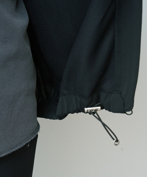 B.C STOCK(ベーセーストック)の「TRIXION(R) トラックJKT(ブルゾン・メンズ・チャコールグレー/ネイビー/ブラック・MEDIUM/LARGE)」の14枚目の写真