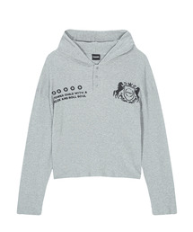 TONSIL（トンスル）の「プリントヘンリーネック ワッフルクロップドフードTシャツ メランジグレー（パーカー）」