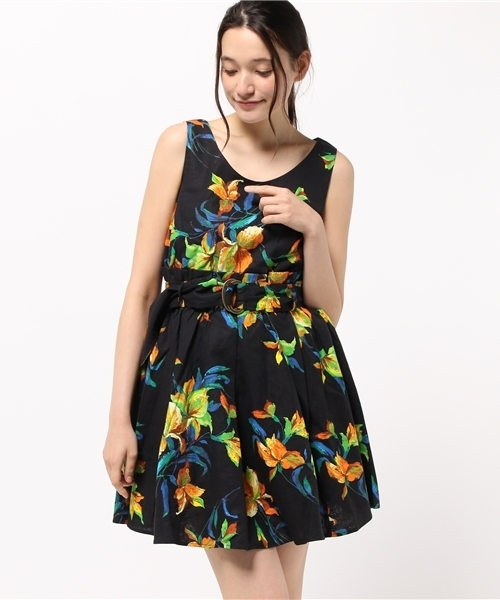 LILIDIA(リリディア)の「バックスリットフレアOP(ワンピース・レディース・ホワイト系その他/ブラック系その他/ブルー・0/1)」の3枚目の写真