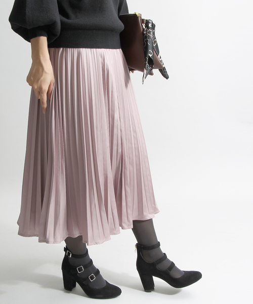 WEGO(ウィゴー)の「WEGO/サテンプリーツスカート(スカート・レディース・ダークグリーン/ブラック/ワイン/ピンク/ダークブラウン/サックスブルー・FREE)」の5枚目の写真