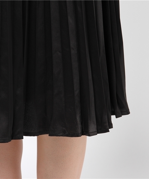 WEGO(ウィゴー)の「WEGO/サテンプリーツスカート(スカート・レディース・ダークグリーン/ブラック/ワイン/ピンク/ダークブラウン/サックスブルー・FREE)」の13枚目の写真