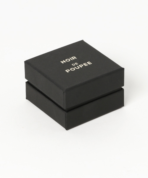 NOIR DE POUPEE(ノワールドプーペ)の「K10 ゴールドライン カーブウェーブ アメリカンピアス(ピアス(両耳用)・レディース・ゴールド・FREE)」の4枚目の写真
