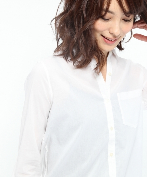 LAKOLE（ラコレ）の「【撥水】ベーシックシャツ / LAKOLE（シャツ/ブラウス・レディース・その他6/ホワイト/オリーブ/アイボリー・MEDIUM/SMALL/LARGE）」の2枚目の写真