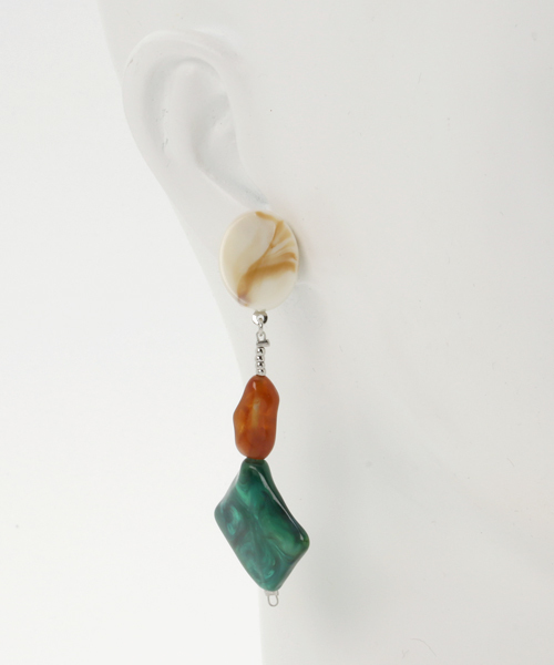 MOUSSY(マウジー)の「AMBER COLOR EARRING(ピアス(両耳用)・レディース・ピンク系その他/ブラウン系その他/グリーン系その他・FREE)」の5枚目の写真